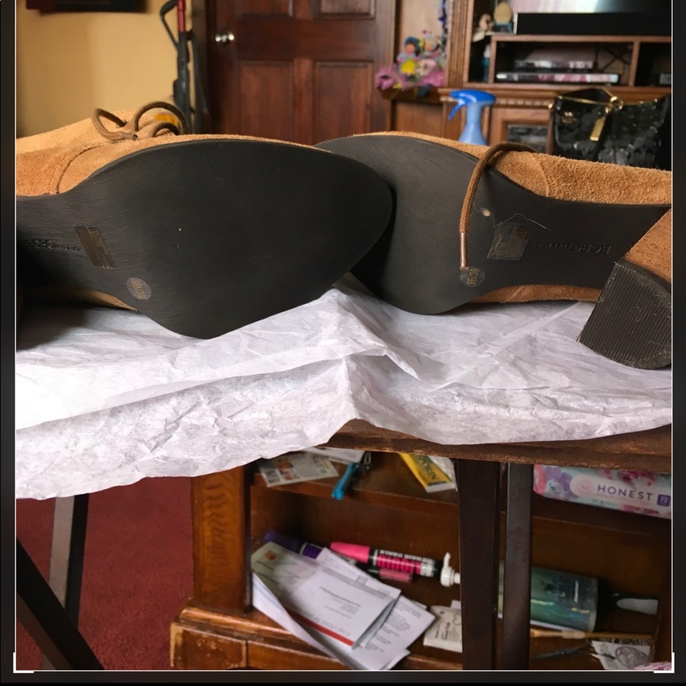 Shoes - Picture 4 of 5